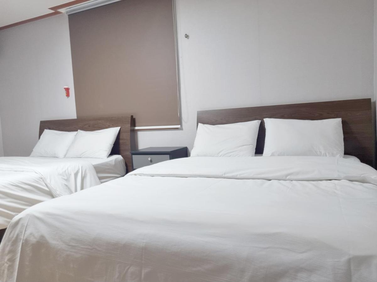 Charlie Hotel Jeju Buitenkant foto